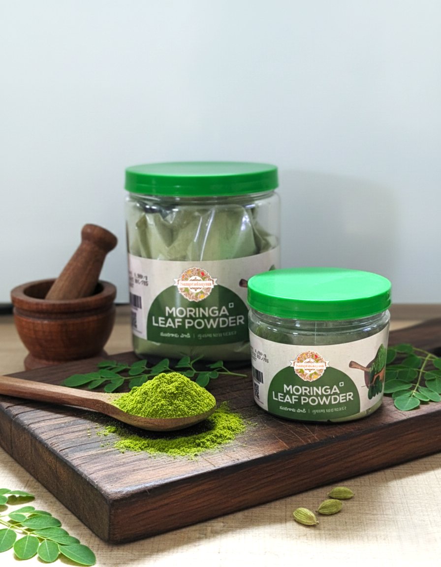 Raw Moringa Leaf Powder (Drumstick Leaf / Munagaku Powder).