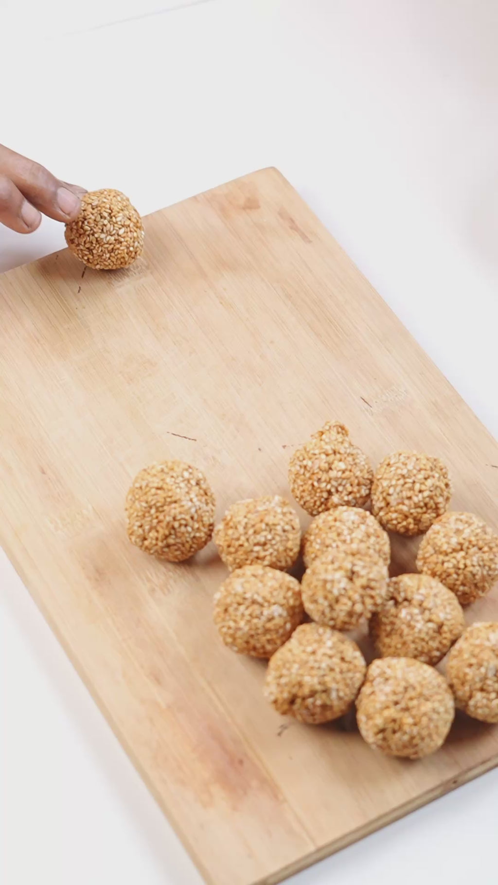 Friedgram Laddu (300gms Jar)